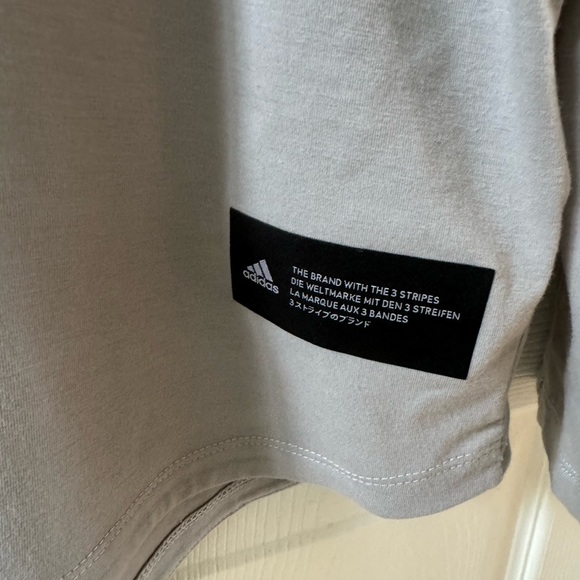Adidas Aeroready gray long sleeve - medium - Picture 5 of 6